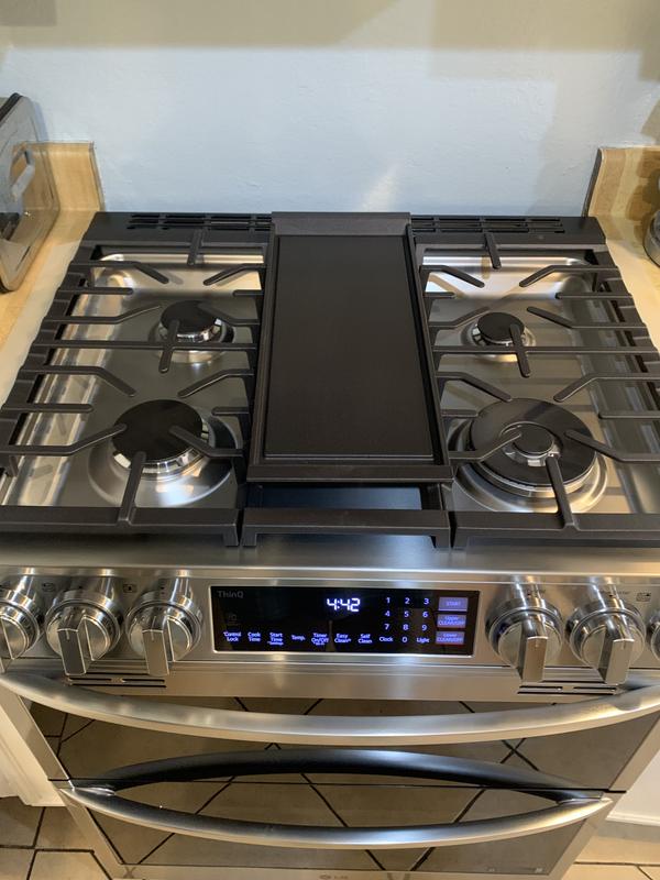 LG 30-inch Smart Gas Double Oven Range with Air Fry
