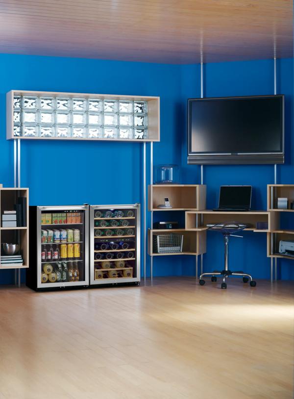 Frigidaire FRYB4623AS 138-Can Beverage Center