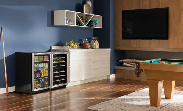 Frigidaire FRYB4623AS 138-Can Beverage Center